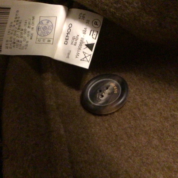 Demoo Parkchoonmoo luxury brand wool blend coat size 38 but roomy Camel color - Picture 6 of 8